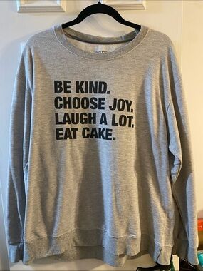 Women’s Gray TheShopForward Sweatshirt - BE KIND Motivational Top